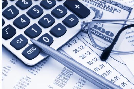 CFA二级的话开始有部分内容覆盖不到，但是金融背景非常扎实的人还是有通过的可能性