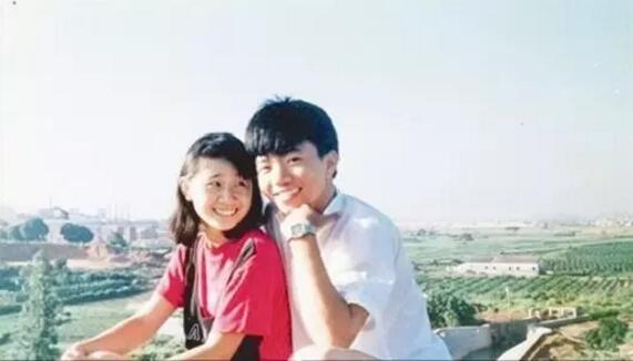 蔡达标因涉嫌经济犯罪在2011年被批捕,此后,潘敏峰和蔡达标妹妹蔡春红多次大打口水战